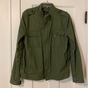 Men’s green military jacket